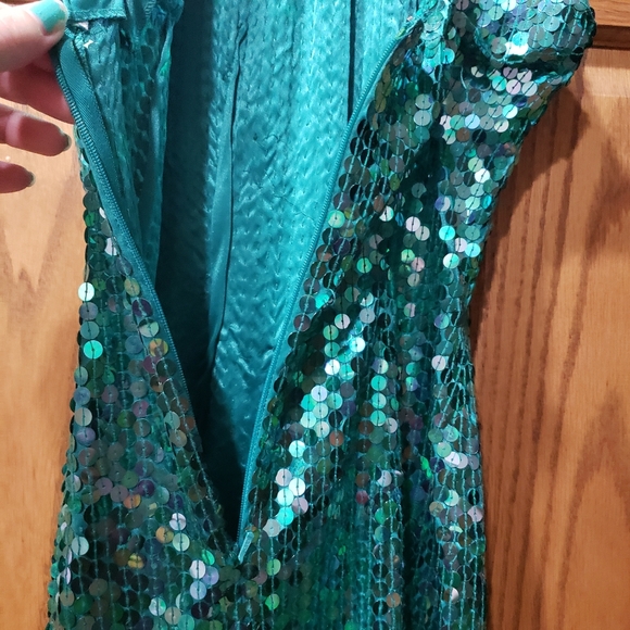 Niteline Teal Sequined Halter Dress! - Picture 4 of 10